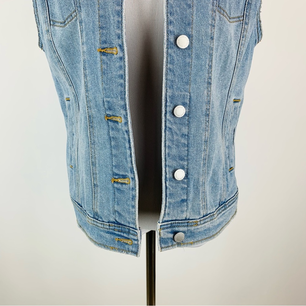 Universal Thread Denim Vest Medium - image 3